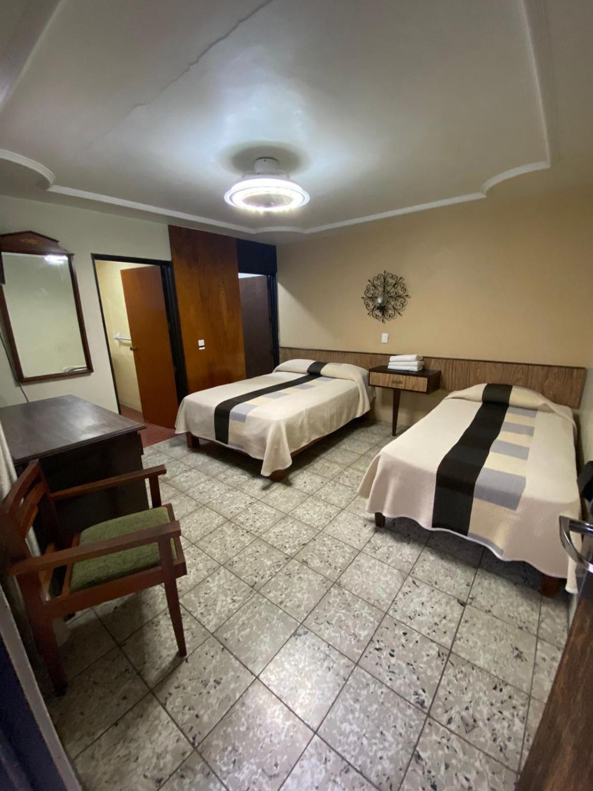Hotel Flamingos De Ciudad Guzman Εξωτερικό φωτογραφία